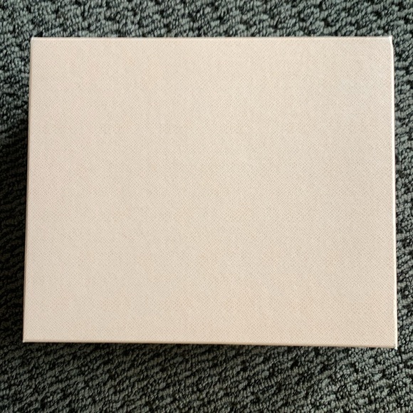 Prada Cream/ light pink Box - Picture 2 of 3